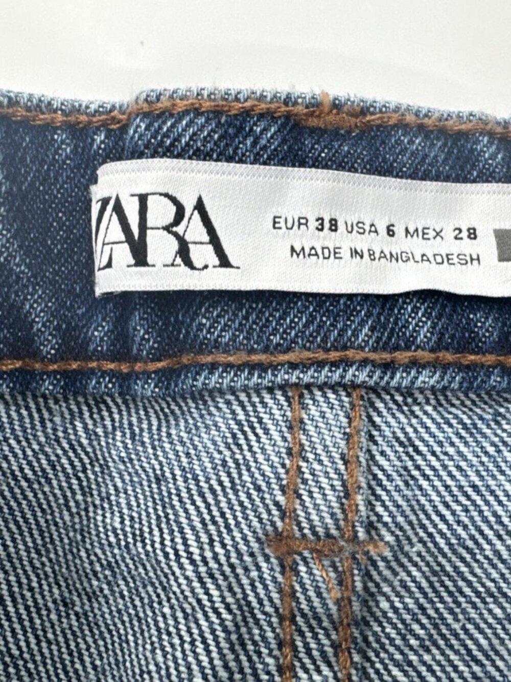 Zara Womens Denim Shorts 6 Blue Cuff Off Raw Hem High Waist Grunge Festival NEW - Picture 4 of 12